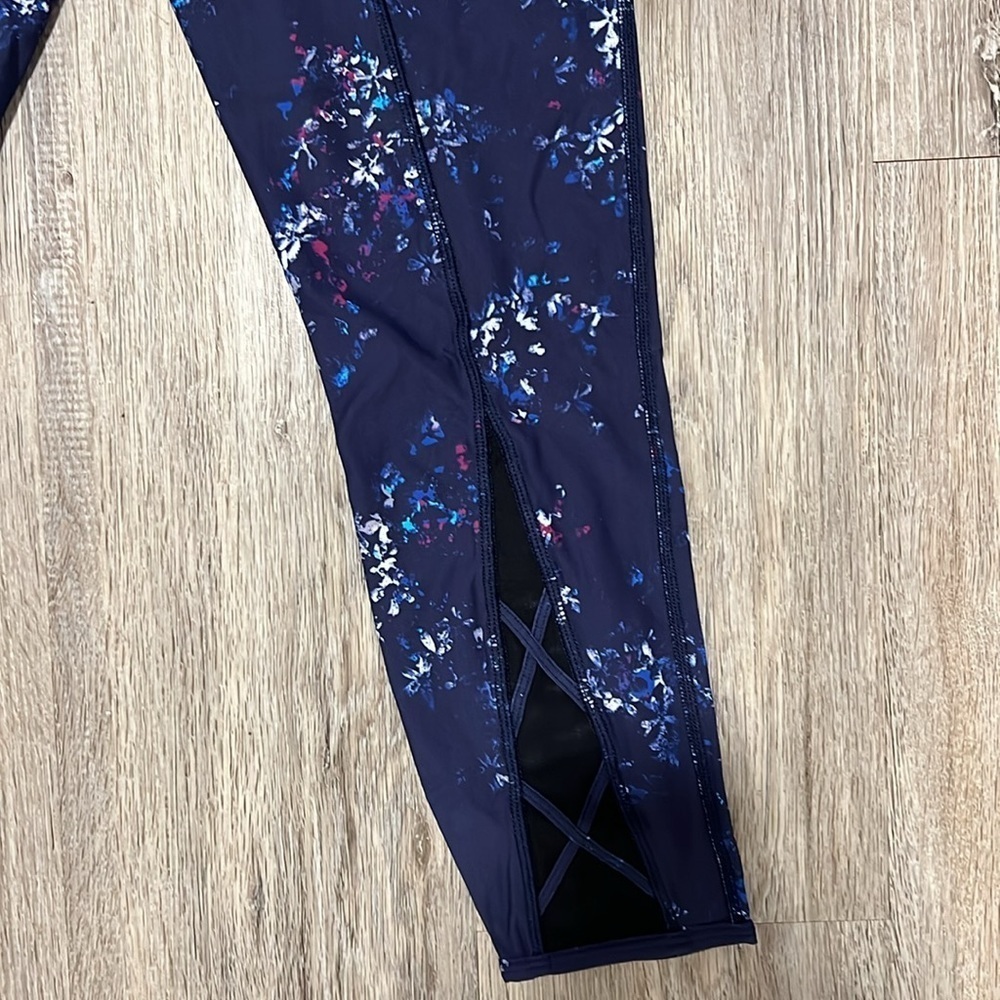 Lole Capri Leggings​​​​ - Picture 9 of 14